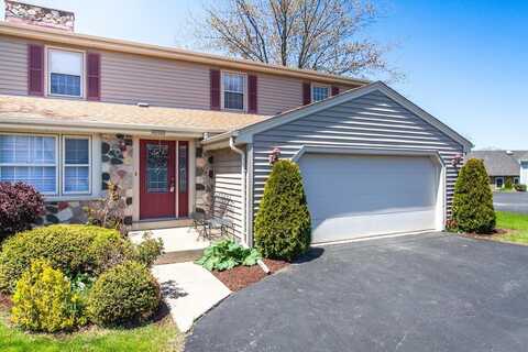 12523 N Woodberry Dr, Mequon, WI 53092