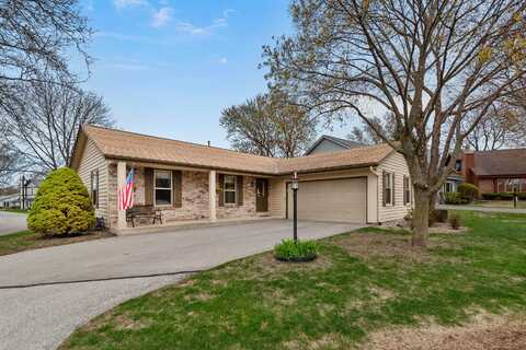 5376 S Amberwood Ln, Greenfield, WI 53221