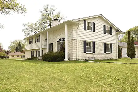 208 Fairview Ave, South Milwaukee, WI 53172