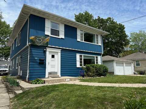 114 Harrison Ave, Waukesha, WI 53186