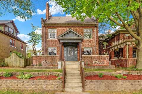 2167 S Layton Blvd, Milwaukee, WI 53215