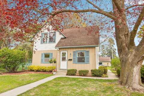 212 S Spring St, Port Washington, WI 53074