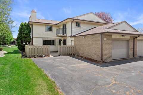 W178n9748 Riversbend Cir, Germantown, WI 53022