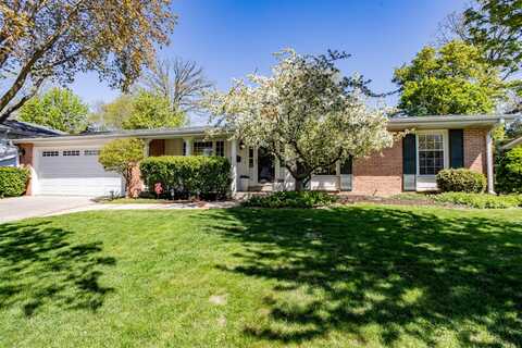 N86w15828 Riverside Bluff Rd, Menomonee Falls, WI 53051