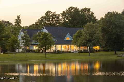 112 Blackberry Creek Road, Flora, MS 39071
