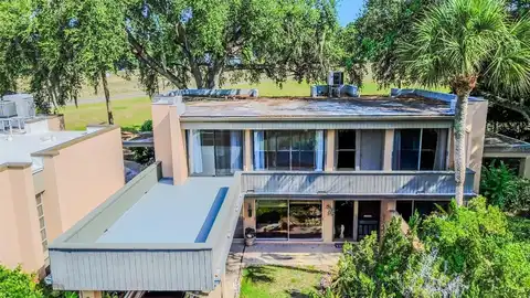 601 W OLD HWY 441, MOUNT DORA, FL 32757