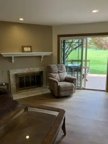 1240 Charleston, Northville, MI 48167