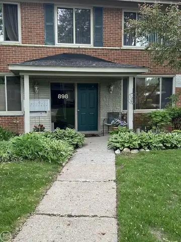 898 N Adams, Birmingham, MI 48009