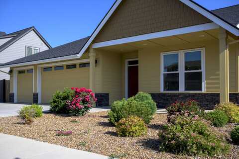 2571 NW Greenwood Avenue, Redmond, OR 97756