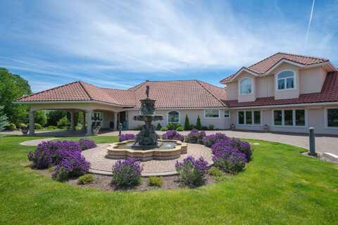 12990 Modoc Road, White City, OR 97503