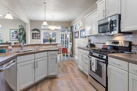 61131 Brown Trout Place, Bend, OR 97702