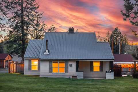 138034 Hillcrest Street, Gilchrist, OR 97737