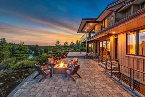 60925 Bachelor View Road, Bend, OR 97702