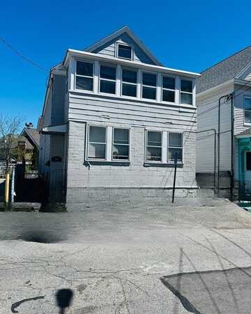 34 Cedar St, Lowell, MA 01852