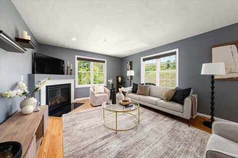 4 Patriots Blvd, Hopkinton, MA 01748