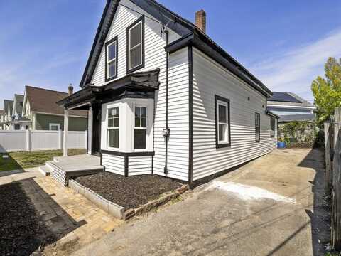 7 Annis St, Methuen, MA 01844