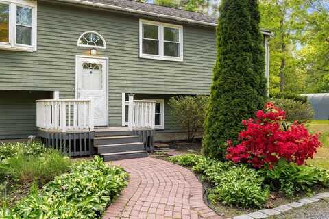 16 Forest St., Carver, MA 02702
