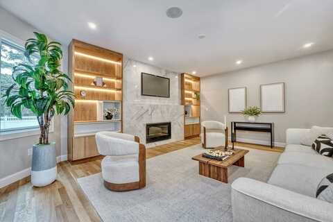 44 Cabot Street, Winchester, MA 01890