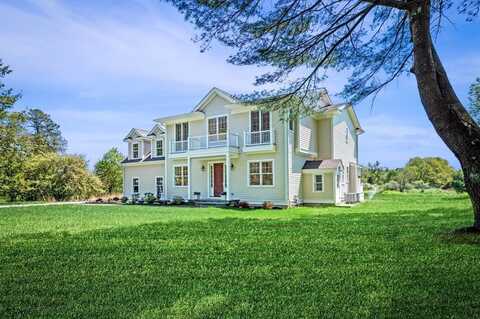 333 Perkins Row, Topsfield, MA 01983