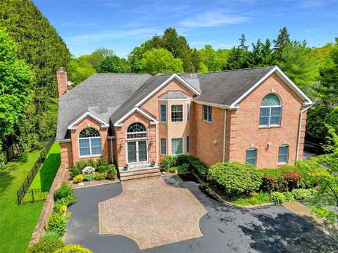 20 Chauncey Place, Woodbury, NY 11797