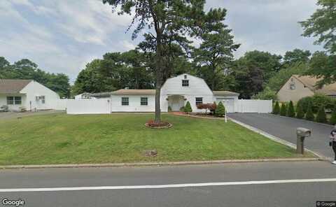 291 Southaven Avenue, Medford, NY 11763