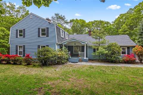 7 E. Gate Lane, Setauket, NY 11733