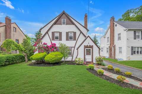 48 Colgate Road, Great Neck, NY 11023