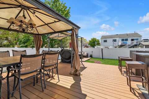 286 Westside Avenue, Freeport, NY 11520