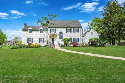 21 Demarre Lane, Bayport, NY 11705