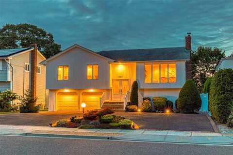 2957 Hampton Court, Wantagh, NY 11793