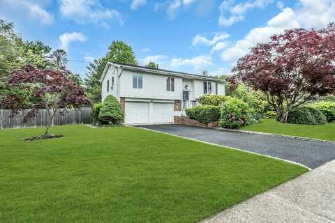 1 Valley Forge Drive, Wheatley Heights, NY 11798