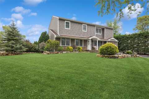 11 Greenfield Lane, Commack, NY 11725