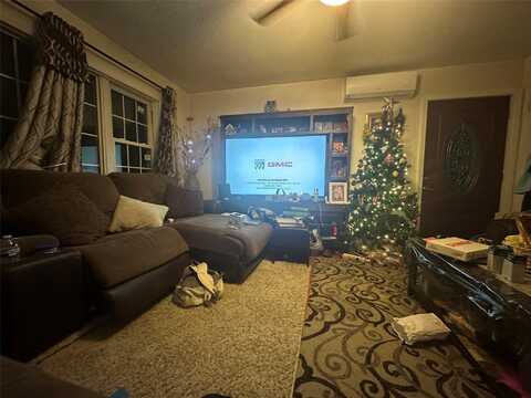 542 East Meadow Ave, East Meadow, NY 11554