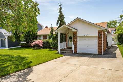 745 Willow Road, Franklin Square, NY 11010