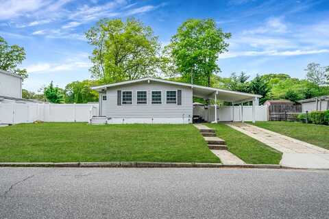30 Crestwood Lane, Ronkonkoma, NY 11779