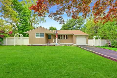 84 Balaton Avenue, Lake Ronkonkoma, NY 11779
