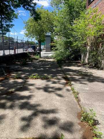 39th street, Sunnyside, NY 11104