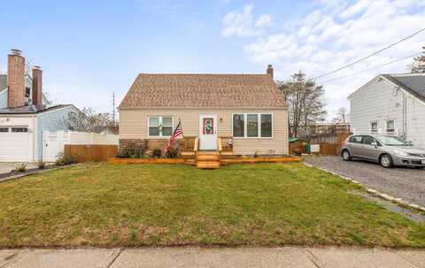 26 Lombardi Place, Amityville, NY 11701