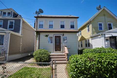 90-62 204th Street, Hollis, NY 11423