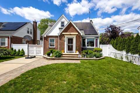 208 Harrison Street, Franklin Square, NY 11010