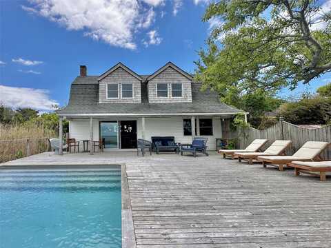 209 Bayview Walk, Cherry Grove, NY 11782