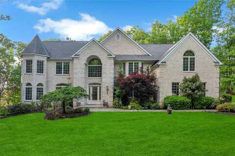1 Pitch Pine Court, Northport, NY 11768
