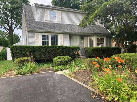 11 Wilhow Court, Northport, NY 11768