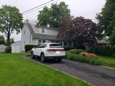 11 Wilhow Court, Northport, NY 11768