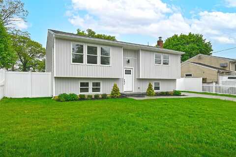 688 Elmwood Road, West Babylon, NY 11704