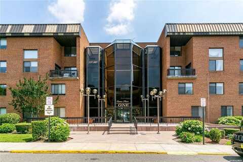1 Ipswich Avenue, Great Neck, NY 11021