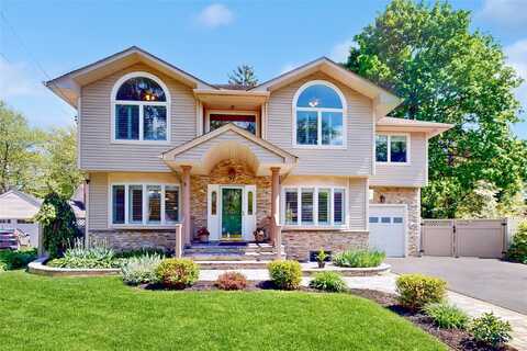 10 Melview Court, Melville, NY 11747