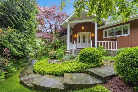 5 Lakeshore Close, Sleepy Hollow, NY 10591