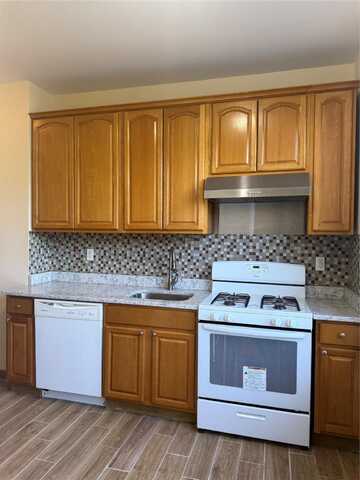 72-31 68 STREET, Glendale, NY 11385