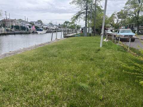 80 X 20 E. Riviera Dr, Lindenhurst, NY undefined